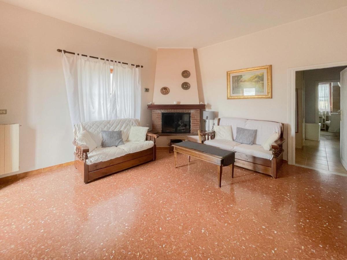מונטאלטו די קסטרו Villa In Campagna Tra Natura E Verde מראה חיצוני תמונה