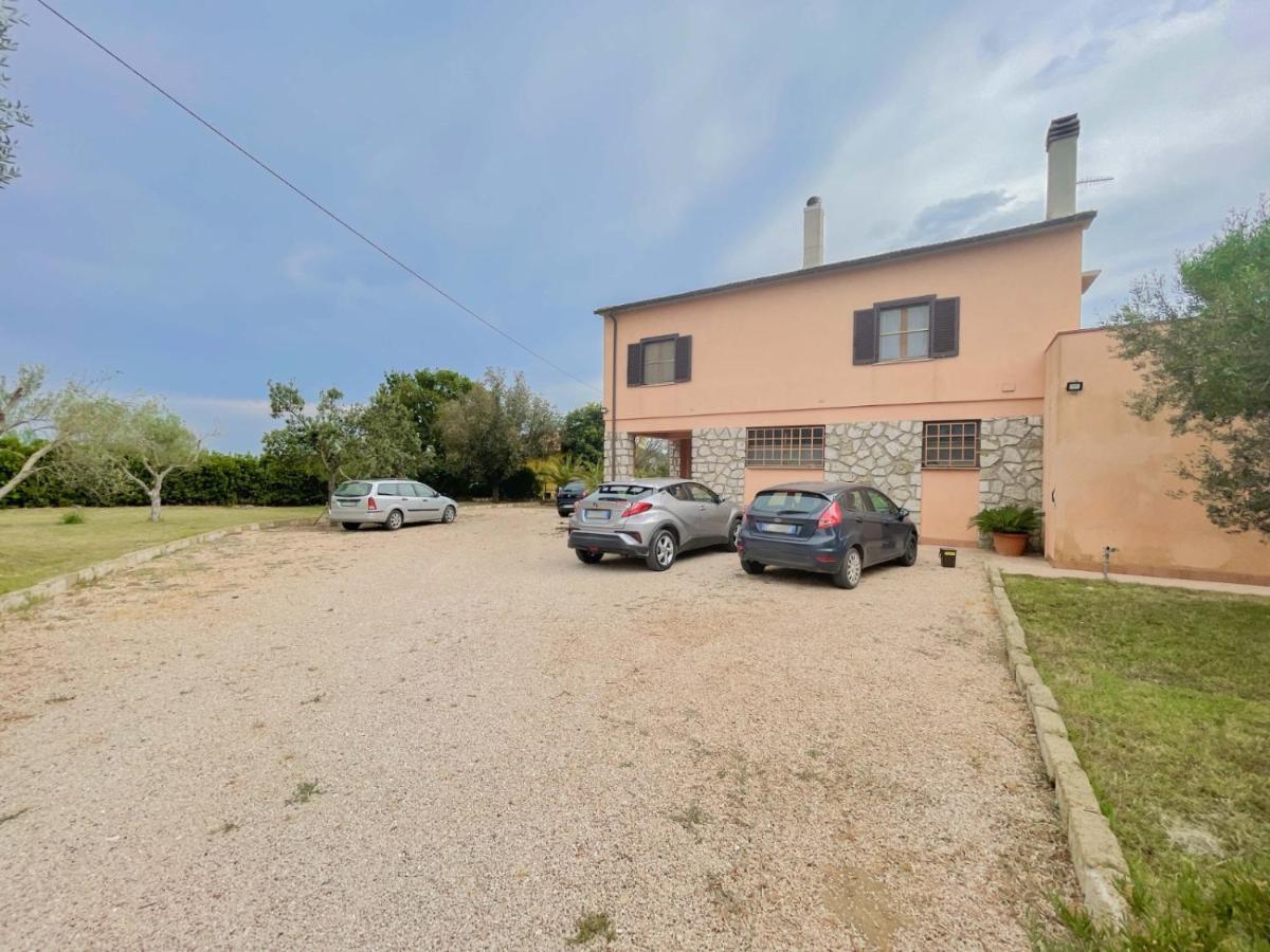 מונטאלטו די קסטרו Villa In Campagna Tra Natura E Verde מראה חיצוני תמונה