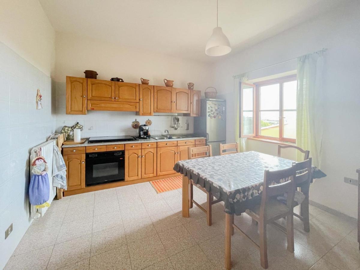 מונטאלטו די קסטרו Villa In Campagna Tra Natura E Verde מראה חיצוני תמונה