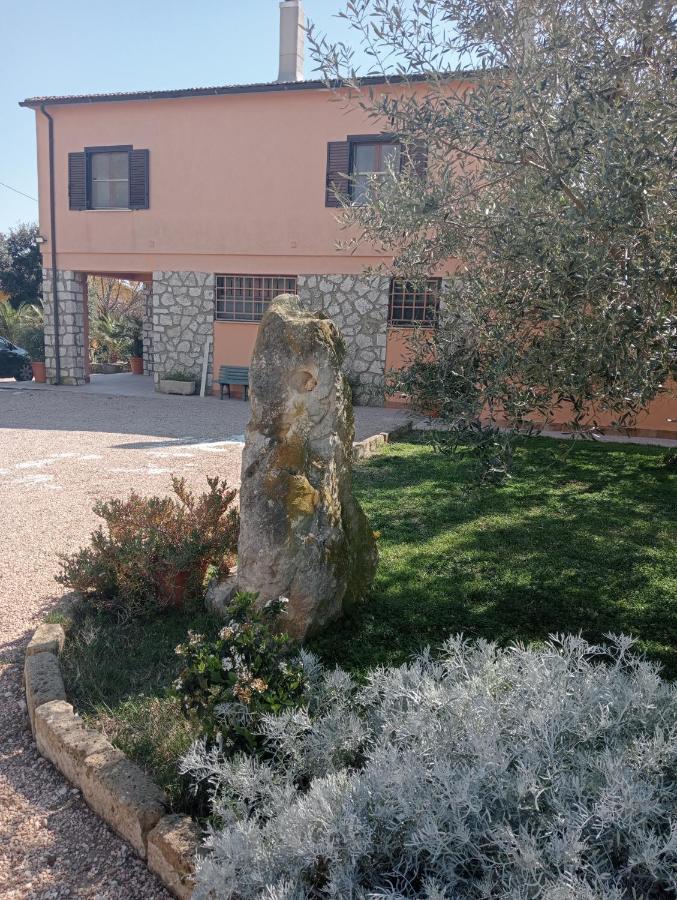 מונטאלטו די קסטרו Villa In Campagna Tra Natura E Verde מראה חיצוני תמונה